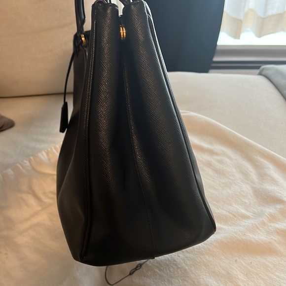 Prada Galleria Saffiano leather - Picture 7 of 12